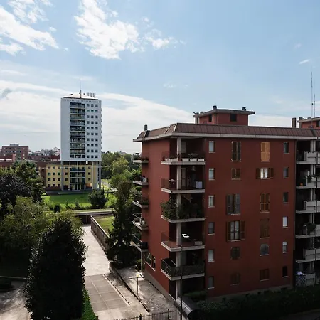 アパート Youhosty - San Raffaele Comfort Flat ミラノ